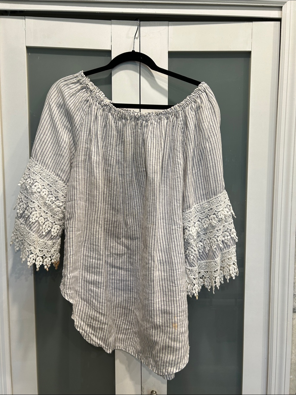 Striped Off-Shoulder Lace Sleeve Top - White/Gray